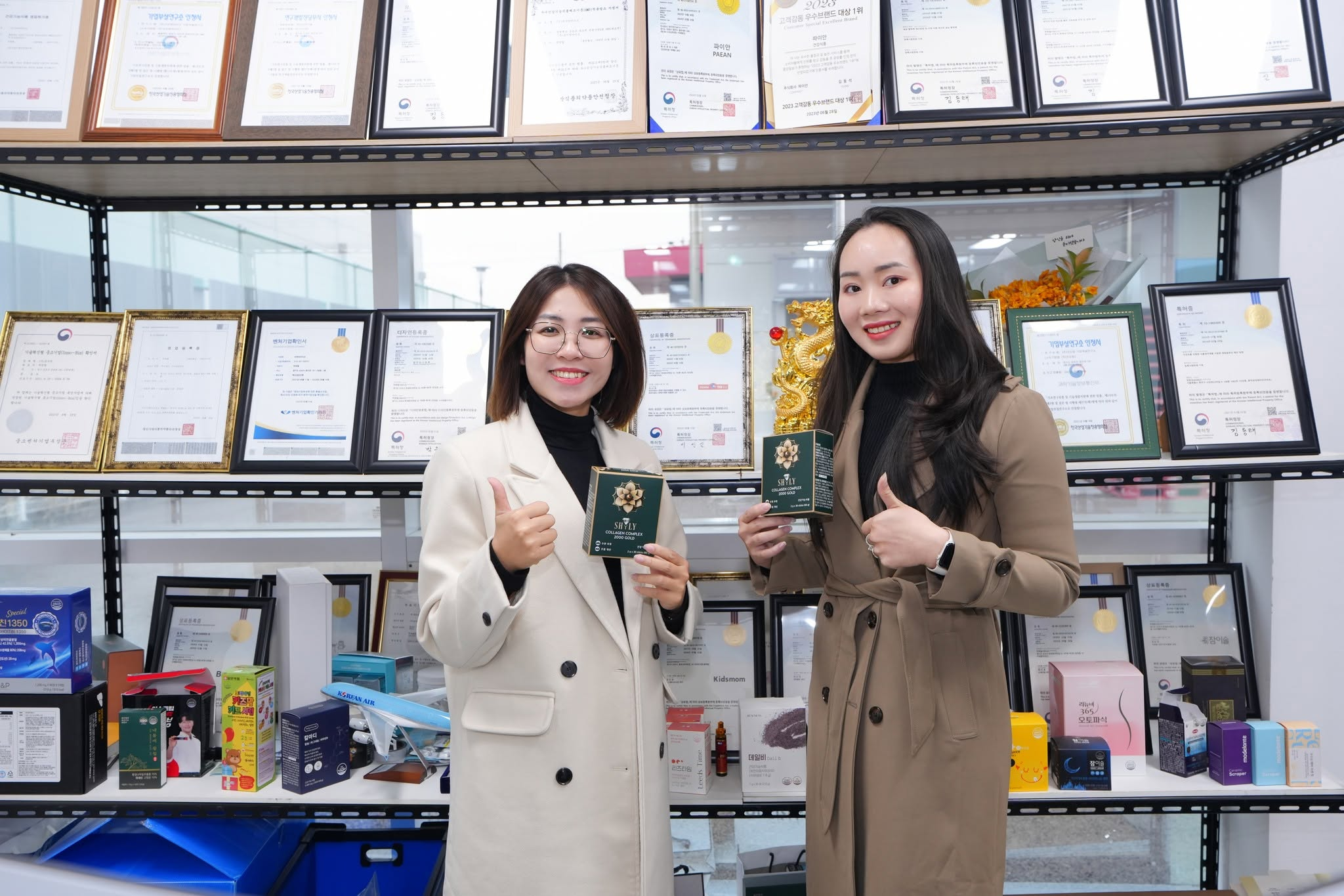 Đại diện SHYLY tại cơ sở sản xuất C&T Dream ở Hàn Quốc